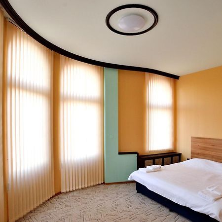 Hotel Cascade Pleven Eksteriør bilde